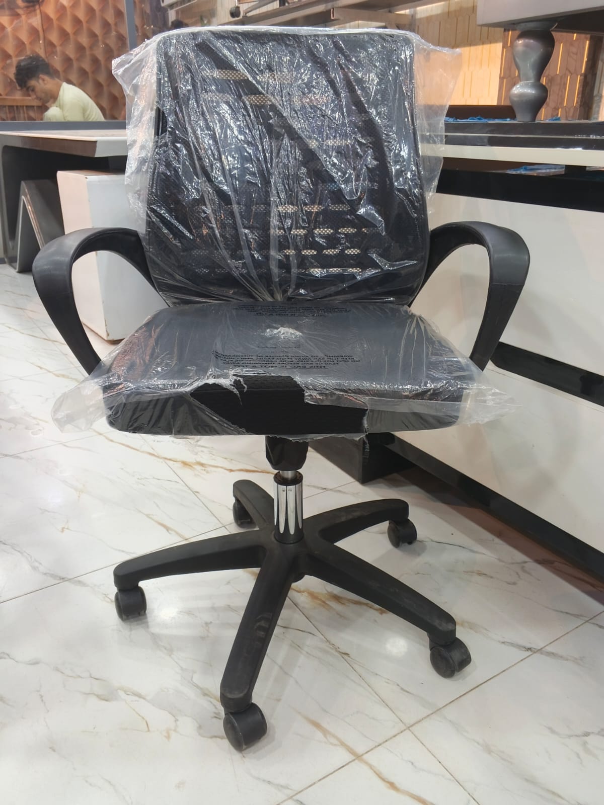 Pakistan & Chaina Office Chair 846 — Madni Electronics